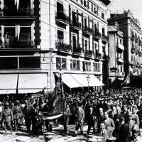 Processó cívica amb l'Senyera 9 d'octubre 1934, carrer de les Barques.ES.462508.ADPV / Col·lecció Corbín, imatge nº 10139